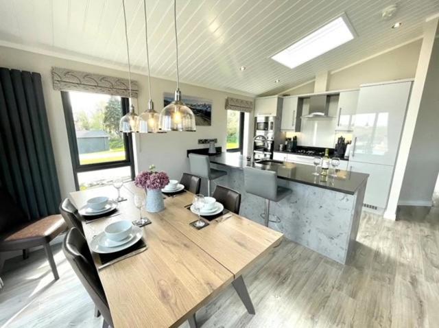 *Luxury Holiday Home With Hot Tub Close To Beach* Penally Exterior foto