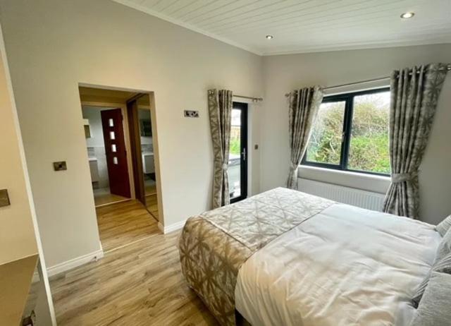 *Luxury Holiday Home With Hot Tub Close To Beach* Penally Exterior foto